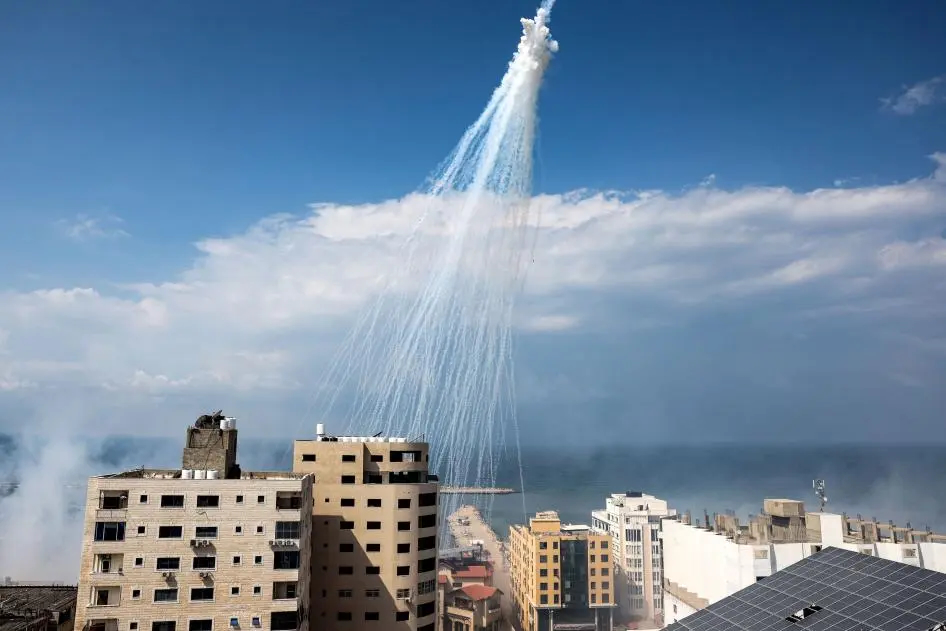 white phosphorus gaza.jpeg